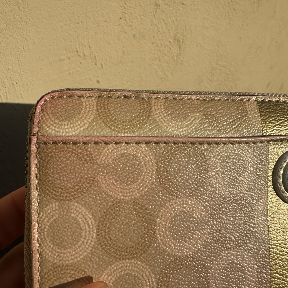 Coach Optic C’s Tan and Gold Wallet - Picture 4 of 7